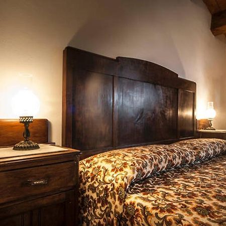 Agriturismo Miracco Atanasio Franco "Il Maniero" Santa Sofia d'Epiro Eksteriør billede