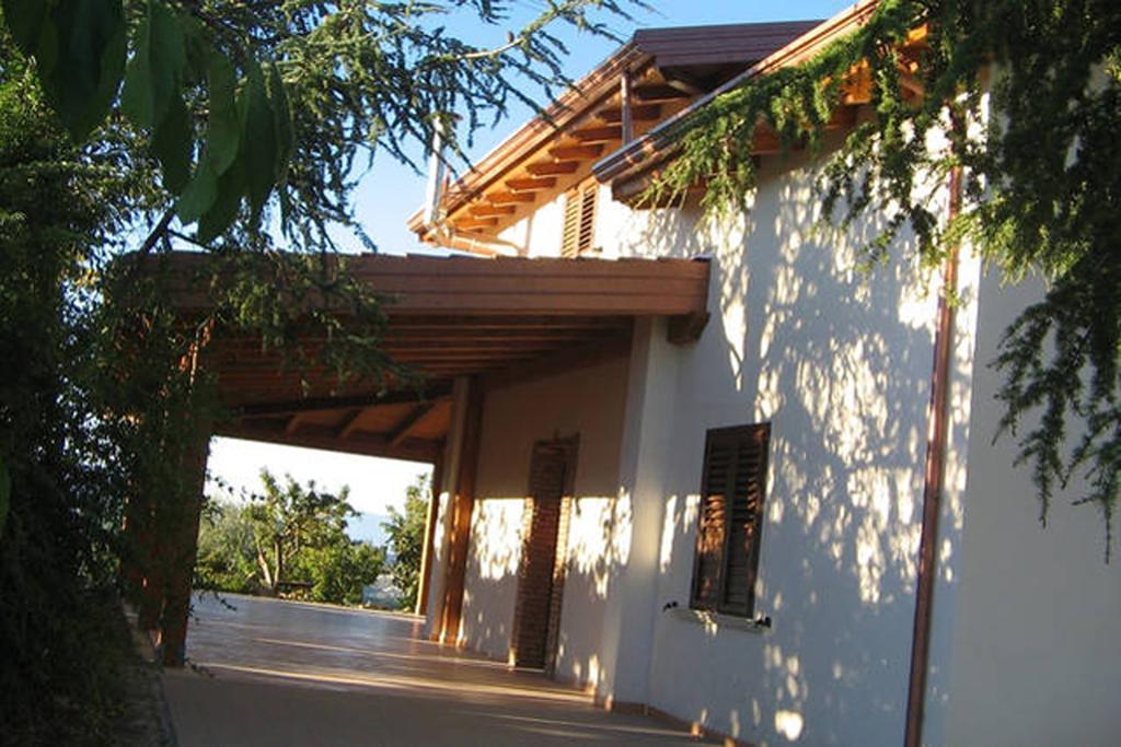 Agriturismo Miracco Atanasio Franco "Il Maniero" Santa Sofia d'Epiro Eksteriør billede
