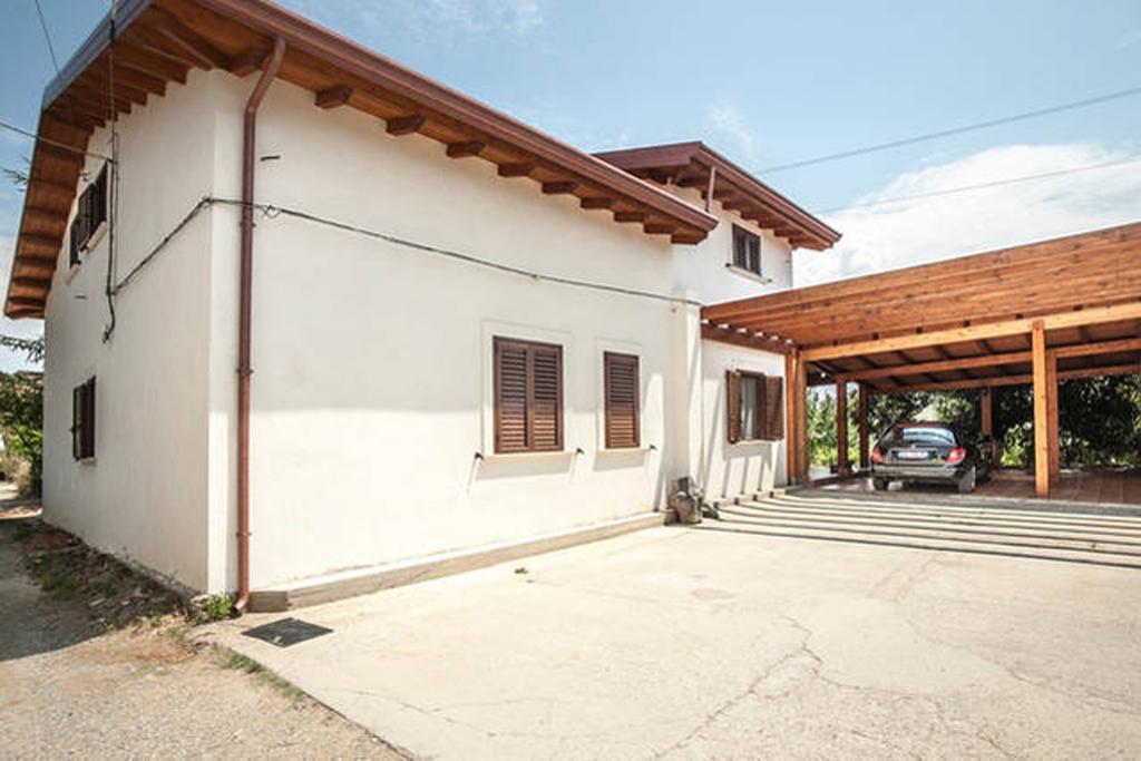 Agriturismo Miracco Atanasio Franco "Il Maniero" Santa Sofia d'Epiro Eksteriør billede