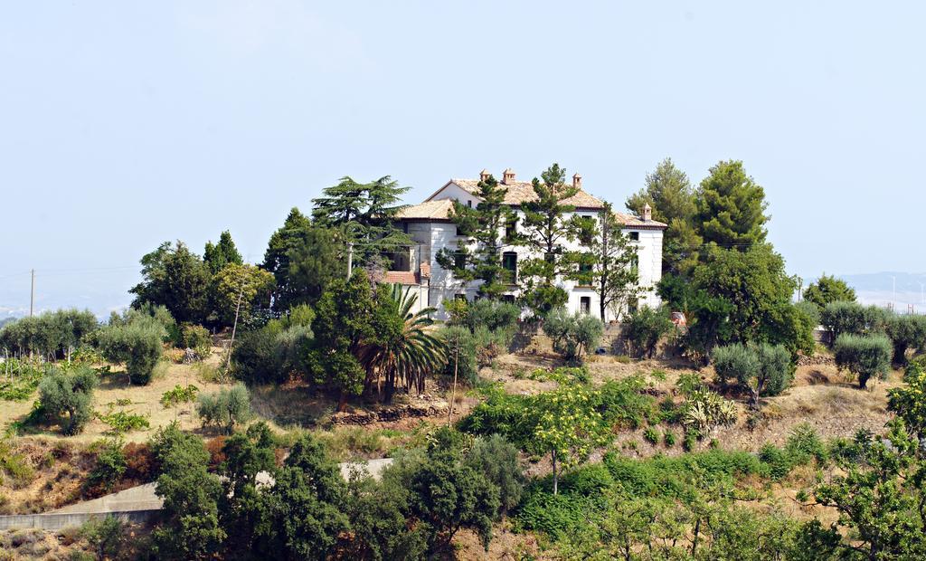 Agriturismo Miracco Atanasio Franco "Il Maniero" Santa Sofia d'Epiro Eksteriør billede