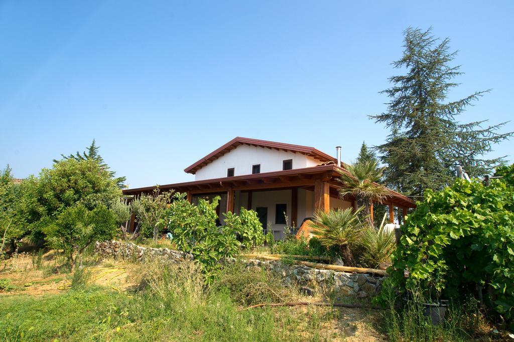 Agriturismo Miracco Atanasio Franco "Il Maniero" Santa Sofia d'Epiro Eksteriør billede